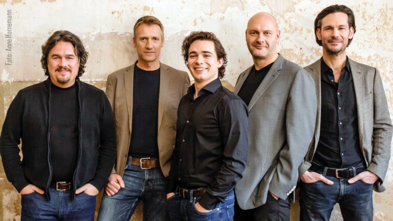 Die fünf Sänger des Vokalensembles amarcord